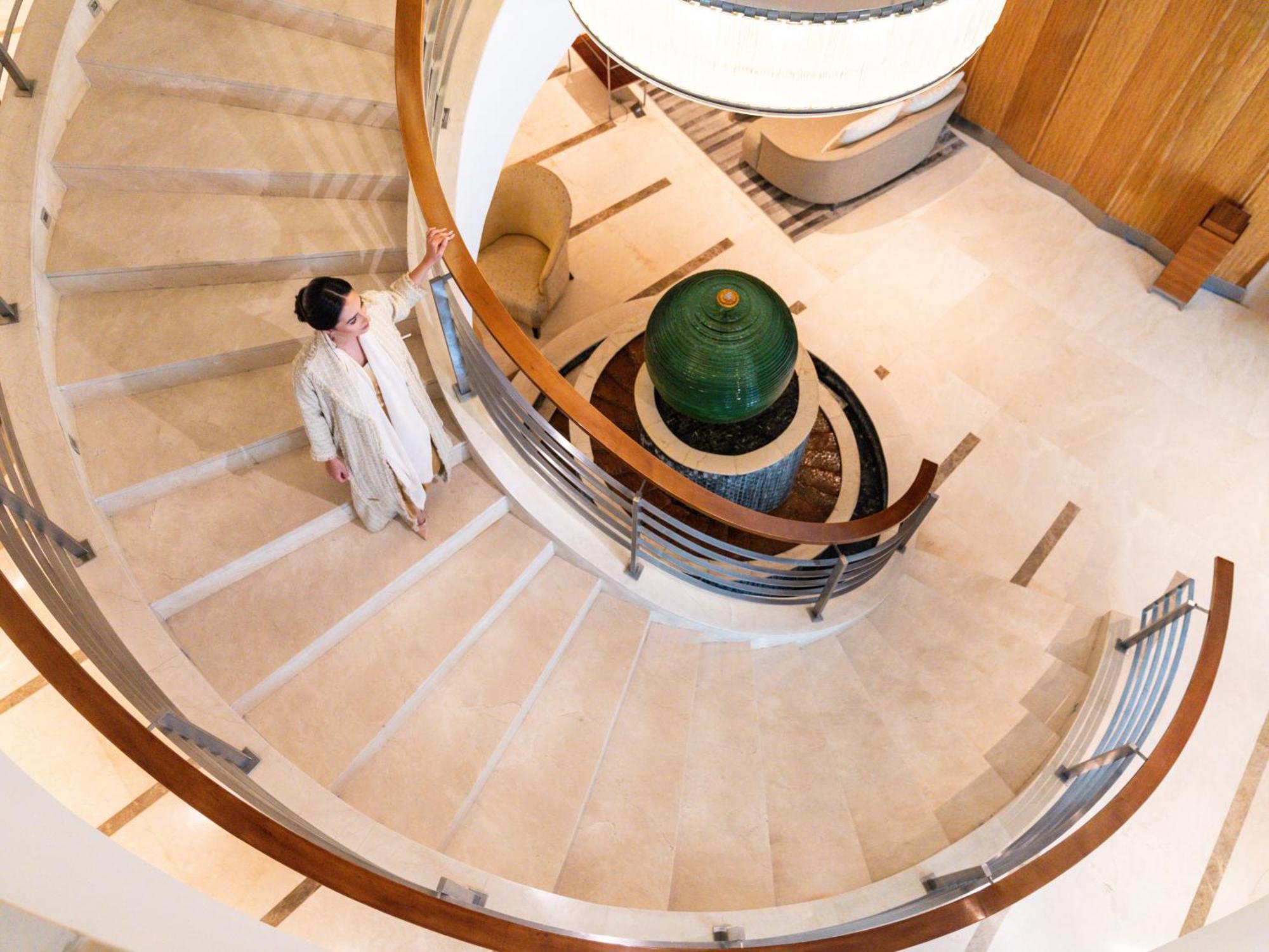 モーベンピック ホテル アル コバール アル・コバール エクステリア 写真 The spiral staircase