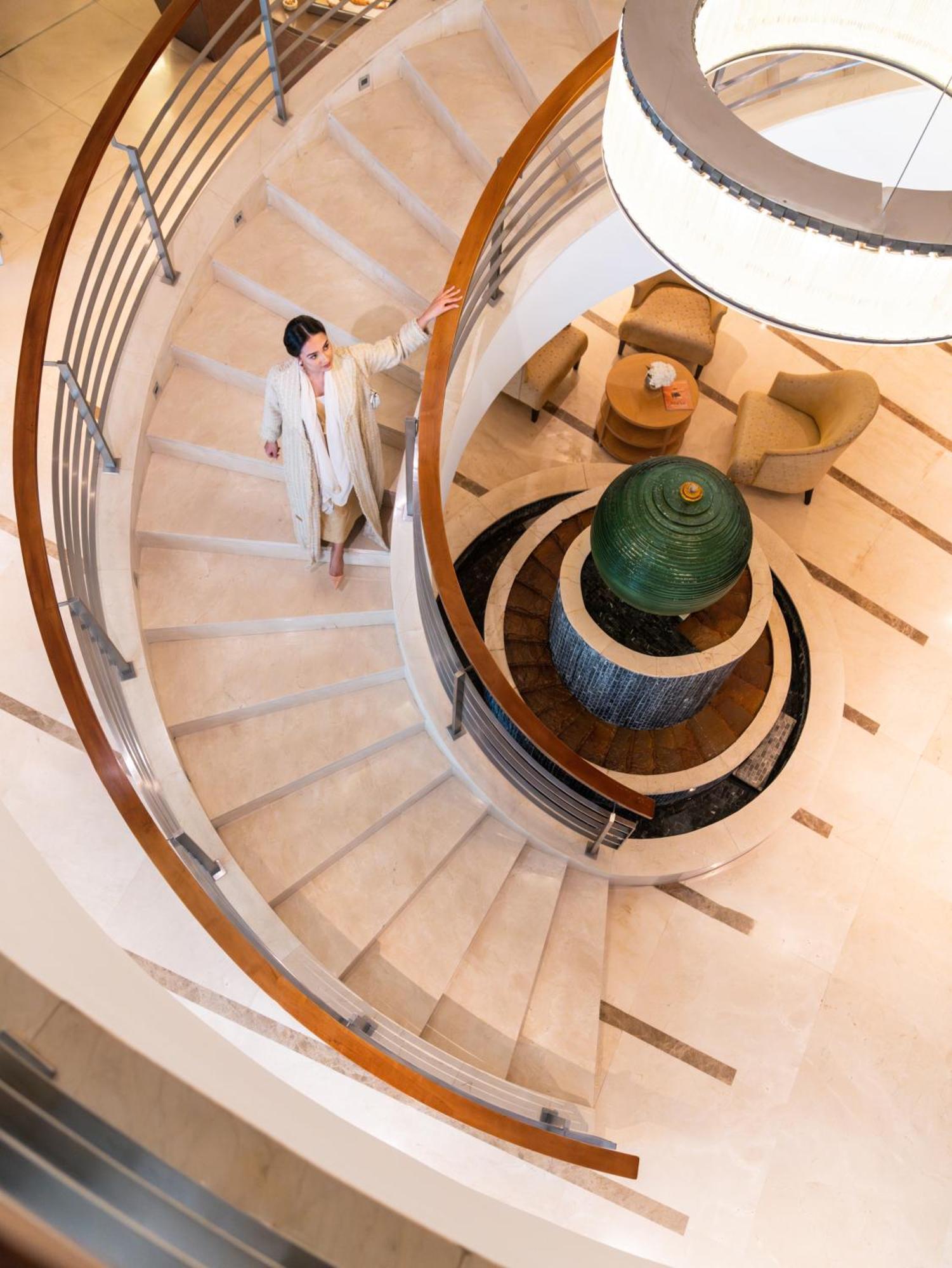 モーベンピック ホテル アル コバール アル・コバール エクステリア 写真 The staircase