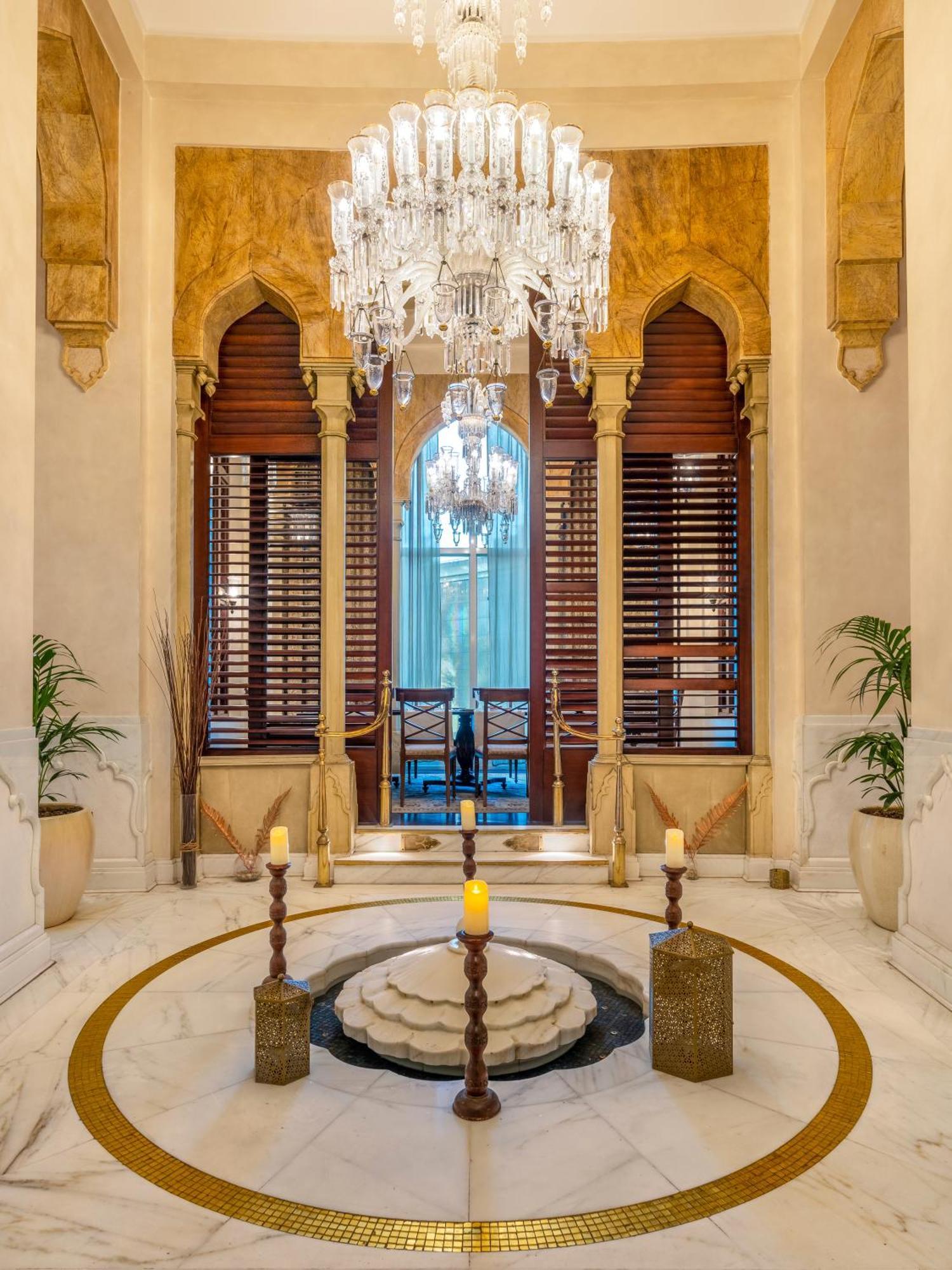 モーベンピック ホテル アル コバール アル・コバール エクステリア 写真 The lobby of the hotel