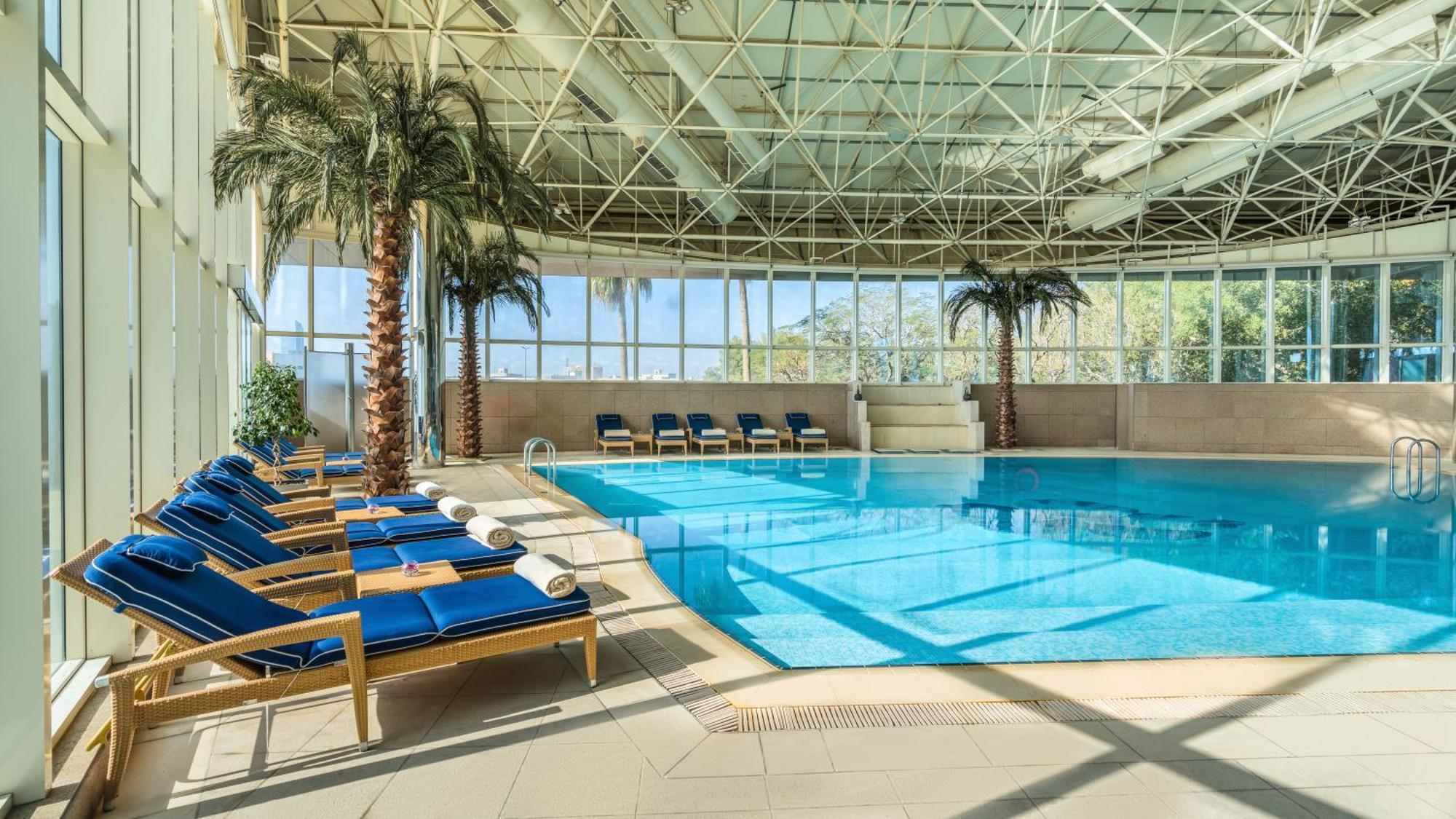 モーベンピック ホテル アル コバール アル・コバール エクステリア 写真 The swimming pool at the hotel