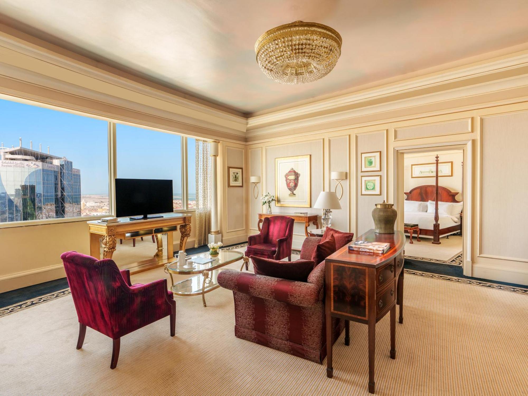 モーベンピック ホテル アル コバール アル・コバール エクステリア 写真 A suite at the Jumeirah Emirates Towers Hotel