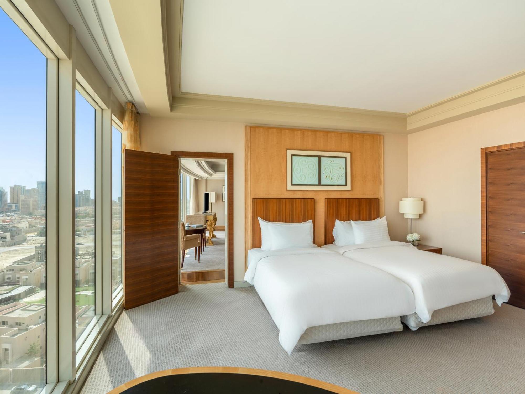 モーベンピック ホテル アル コバール アル・コバール エクステリア 写真 A bedroom at the hotel